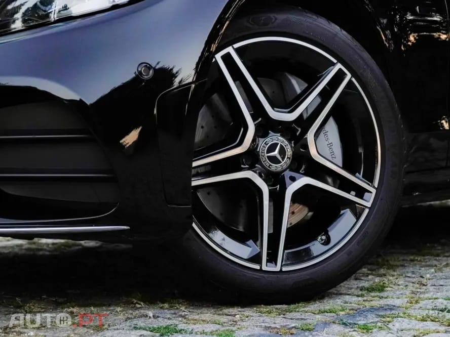 Mercedes-Benz C 300 Outro