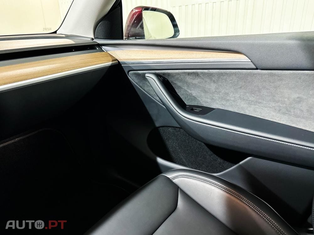 Tesla Model Y Long Range RWD