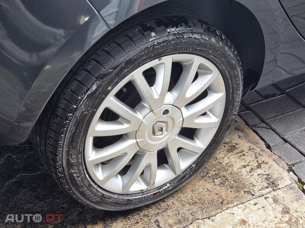 Renault Clio 1.2 16V Rip Curl