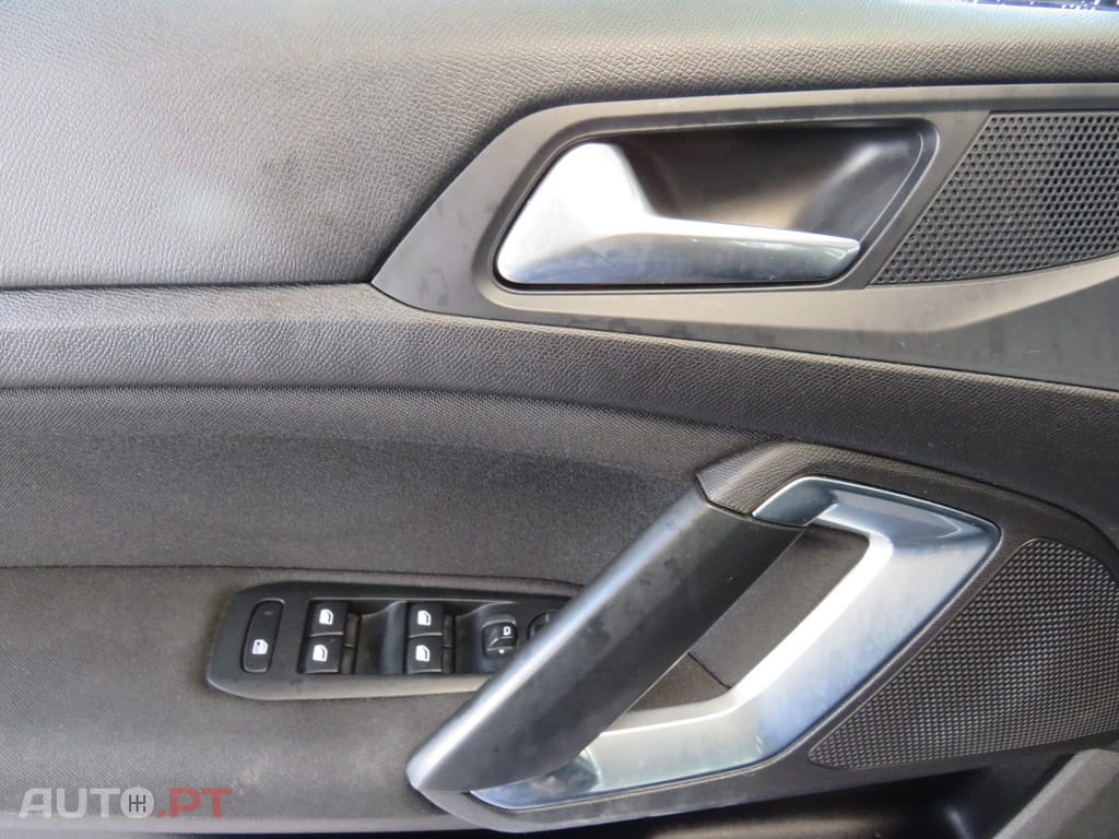 Peugeot 308 1.5 BlueHDi Business Line