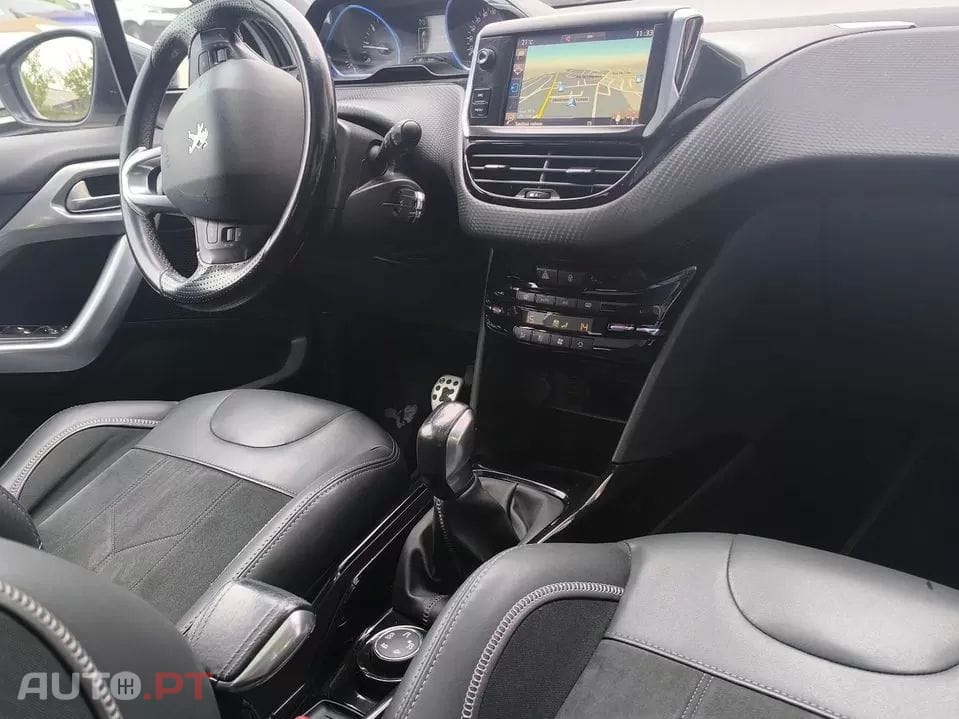 Peugeot 2008 1.2 PureTech Crossway EAT6