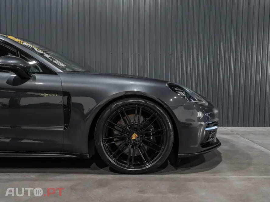Porsche Panamera 4 E-Hybrid