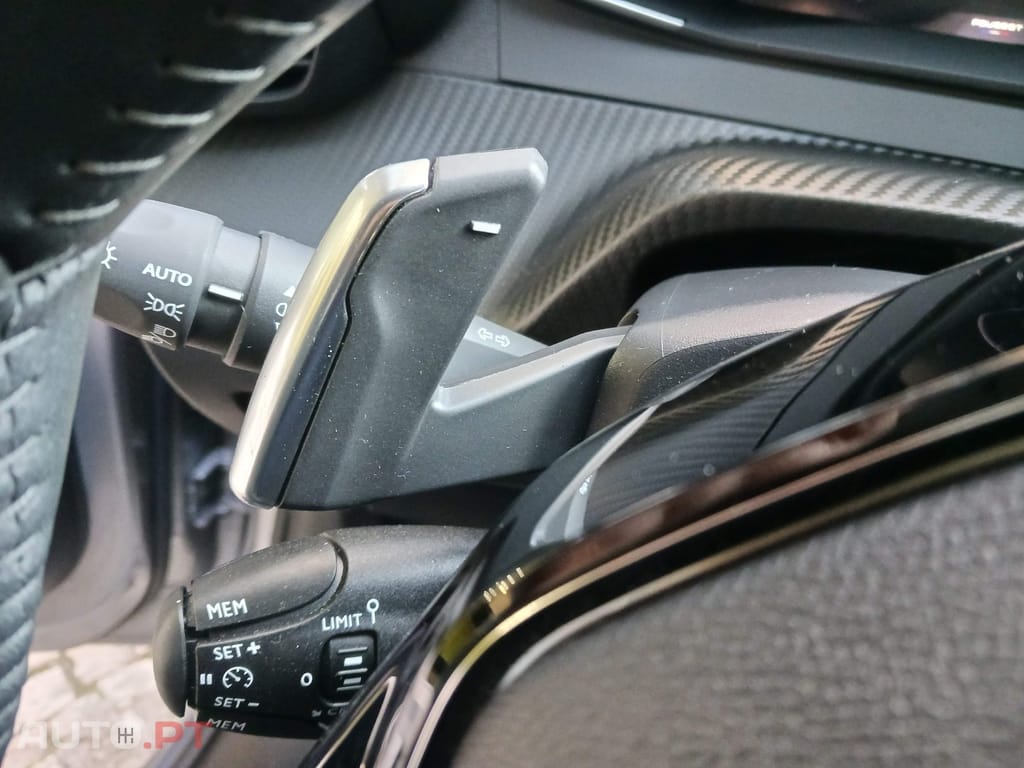 Peugeot 208 1.2 Hybrid Allure e-DCS6