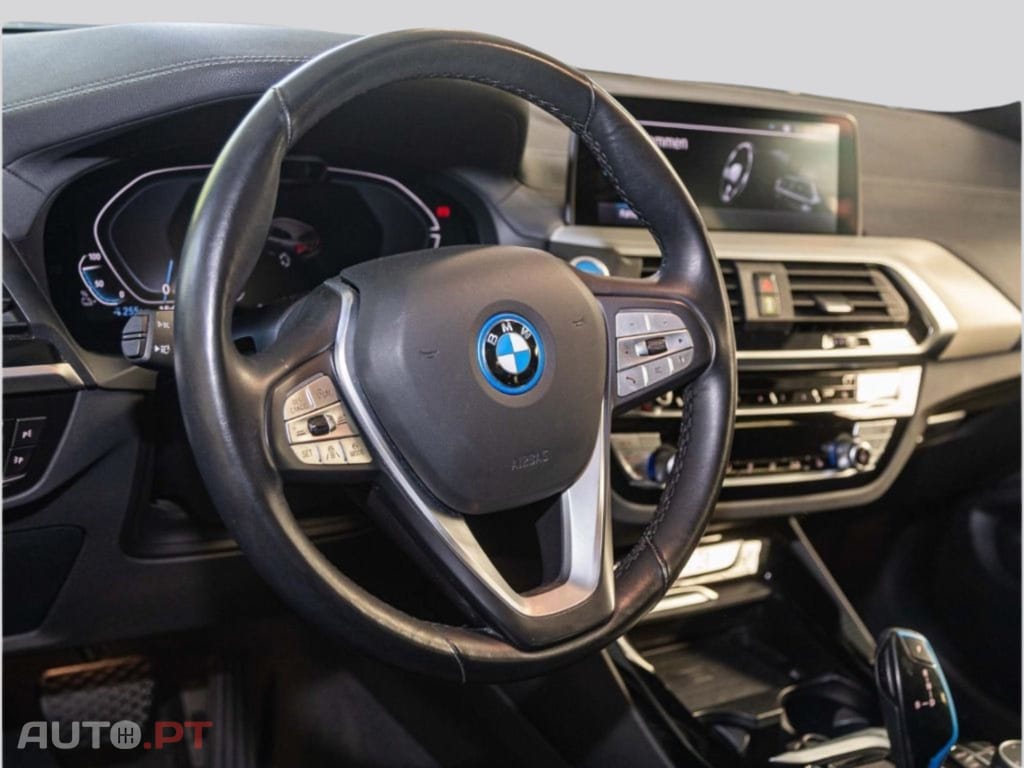 BMW iX3 I.V.A DEDUTIVEL 