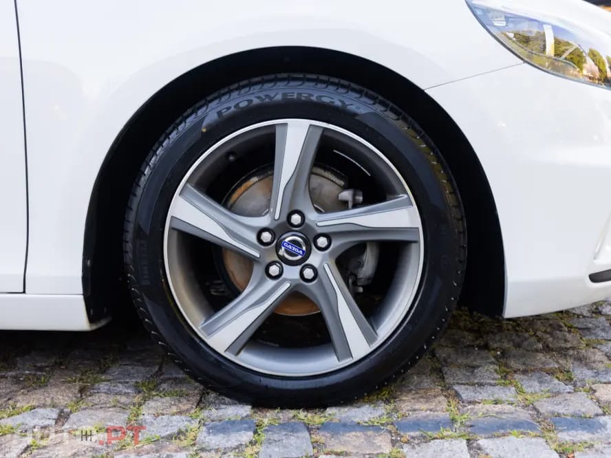 Volvo V40 1.6 D2 R-Design