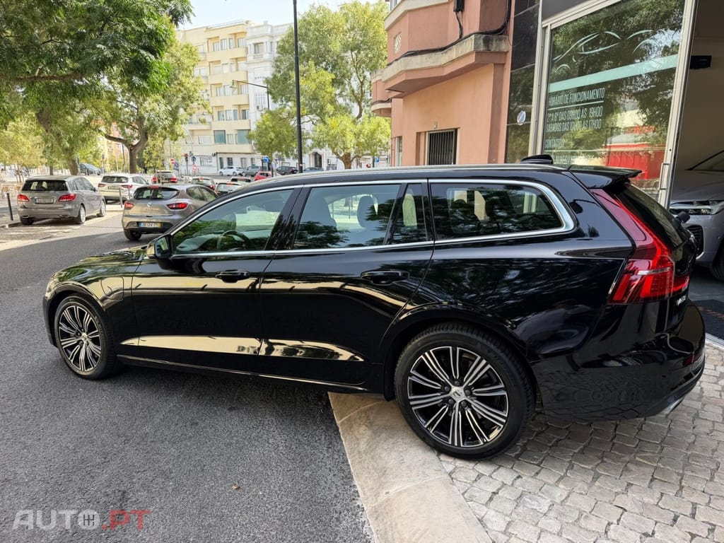 Volvo V60 2.0 T6 AWD TE Inscription Expression — fotografia 13