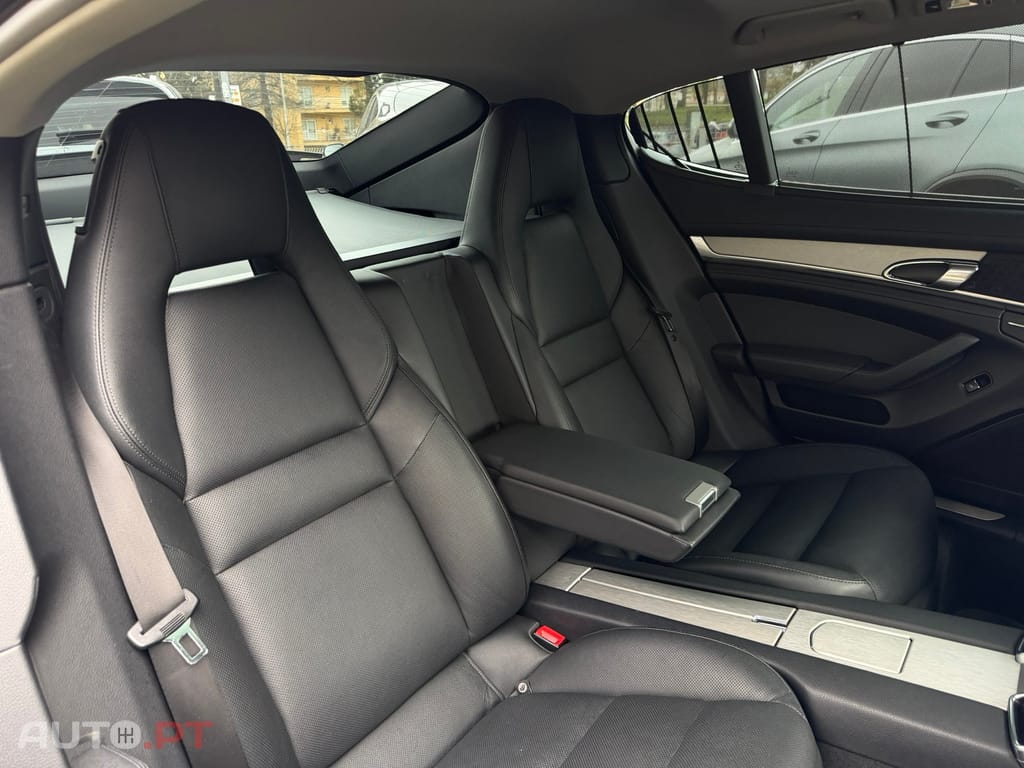 Porsche Panamera Standard