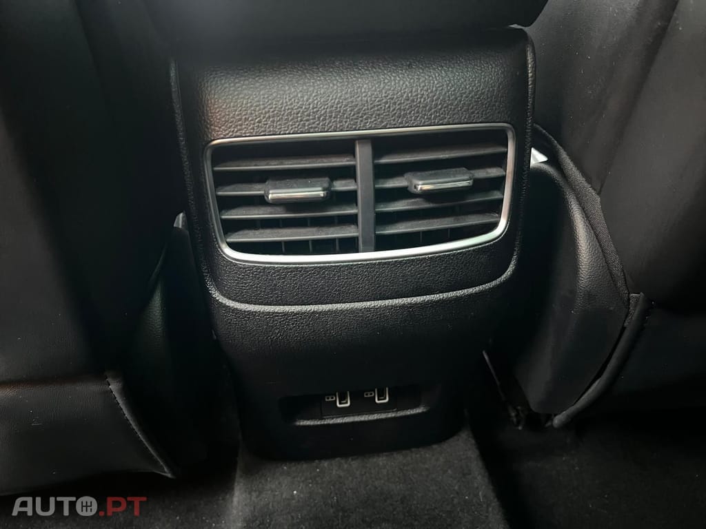 MG EHS PHEV Hybrid Luxury