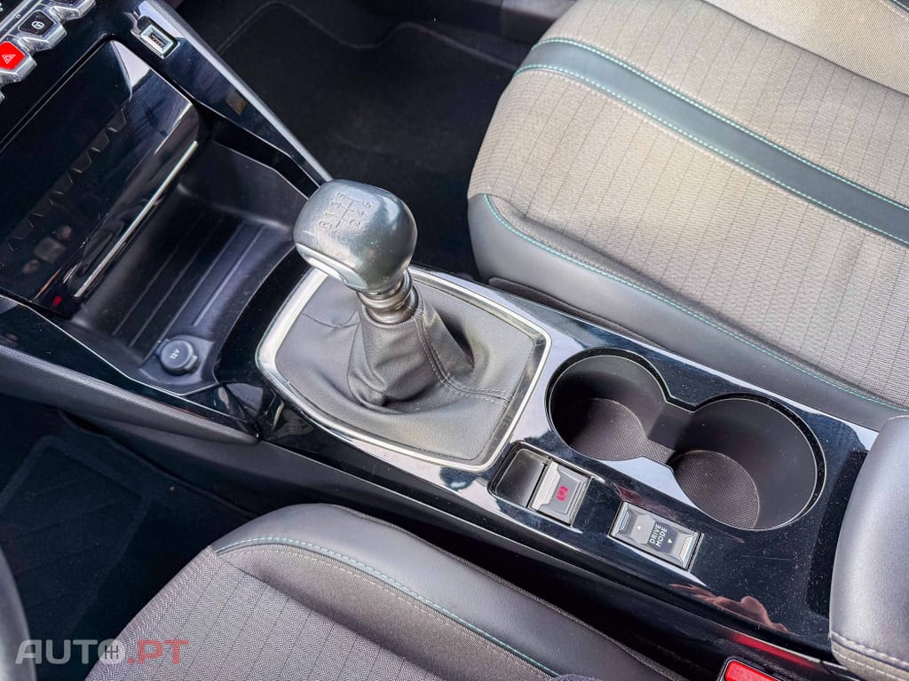 Peugeot 2008 1.2 PureTech Allure Pack