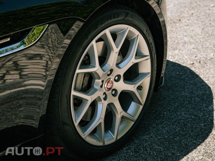 Jaguar F-Type 2.0 i4 R-Dynamic
