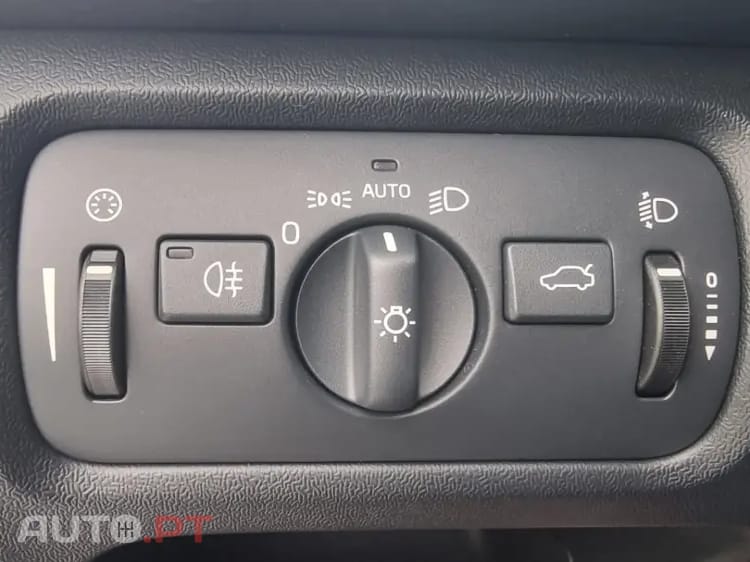 Volvo V40 2.0 D2 R-Design