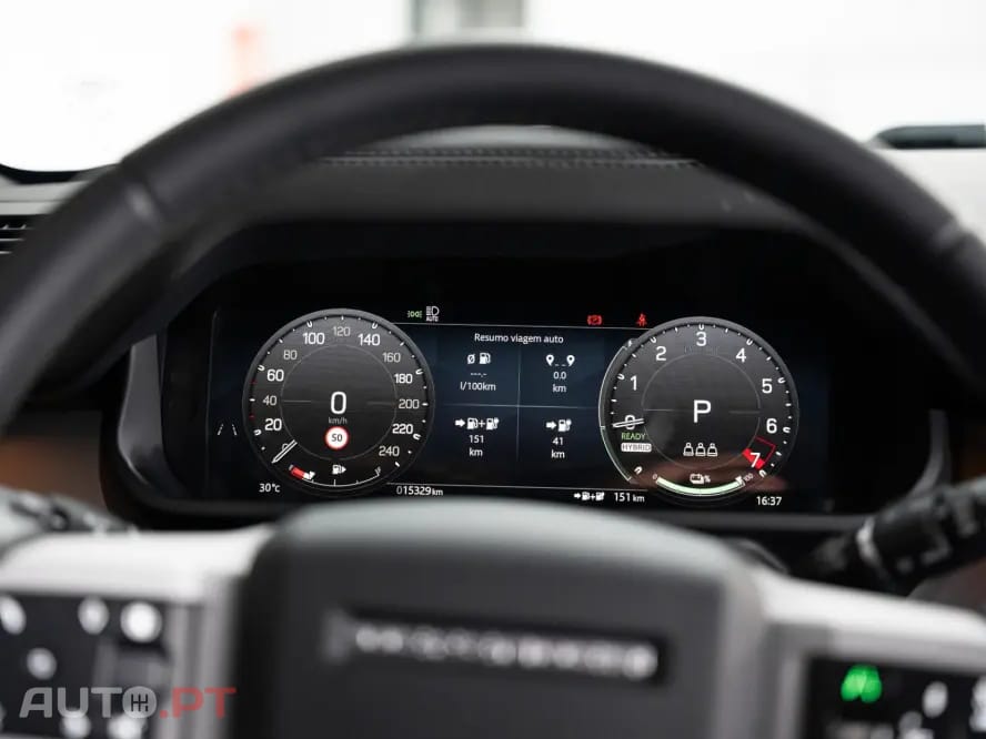 Land Rover Defender 2.0 P300e 110 AWD X-Dynamic HSE