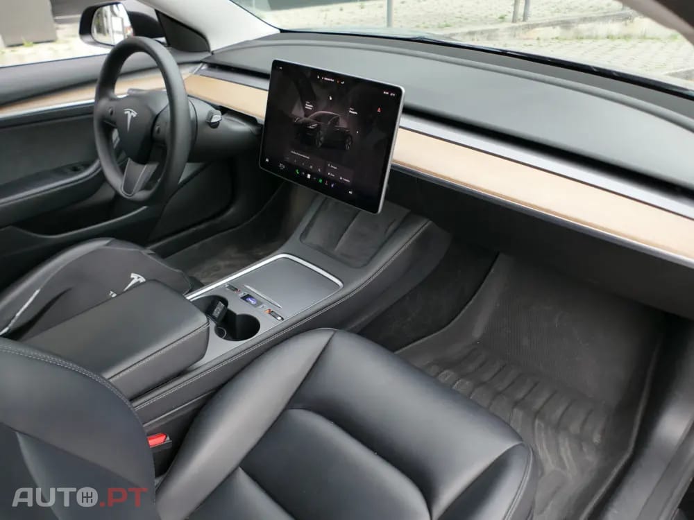 Tesla Model 3 Tração Traseira