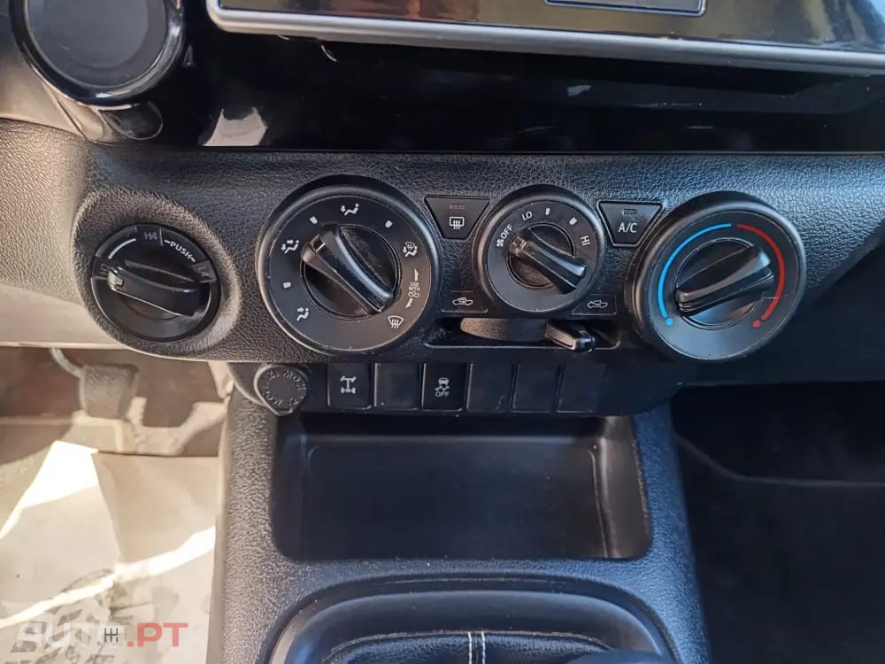 Toyota Hilux 2.4 D-4D 4WD Challenge