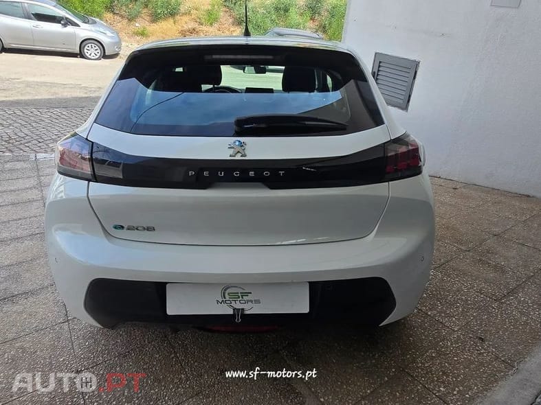 Peugeot E-208 Active