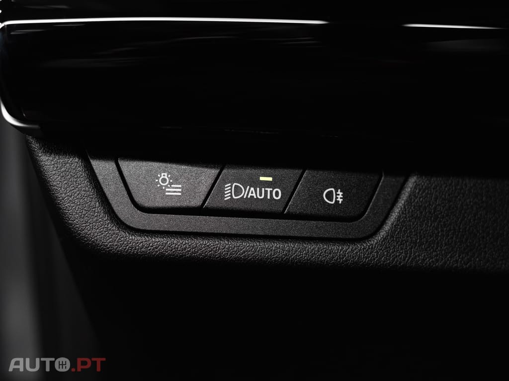 BMW iX2 xDrive30 Pack Desportivo M Pro