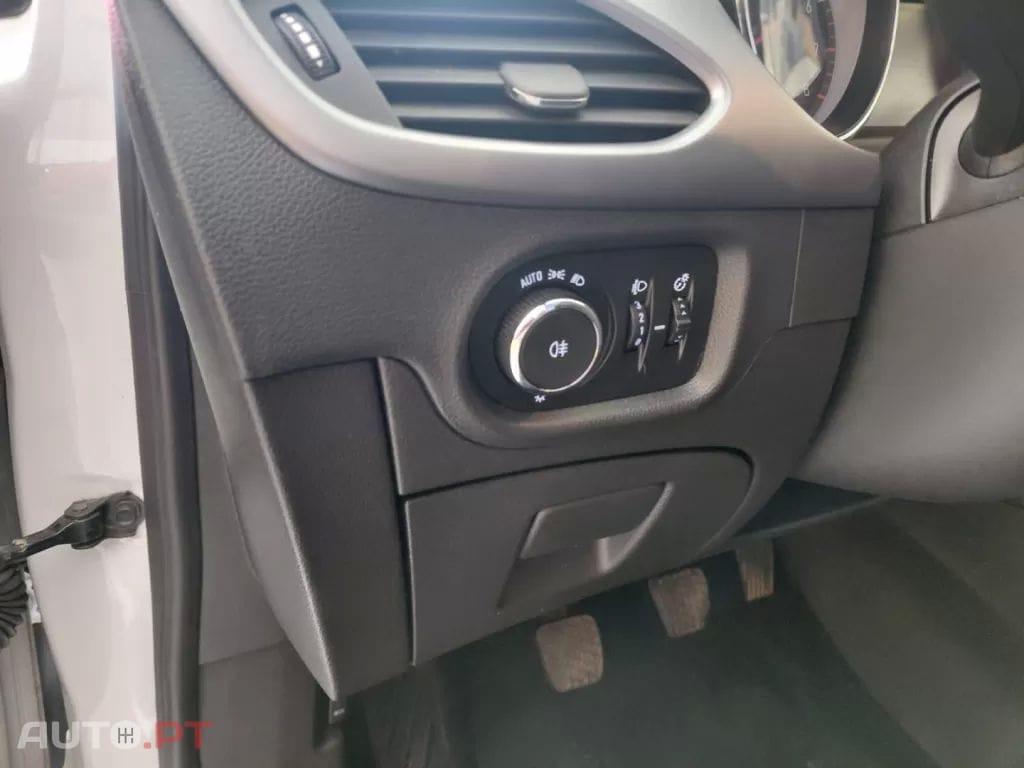 Opel Astra Sports Tourer 1.2 Turbo Business Edition