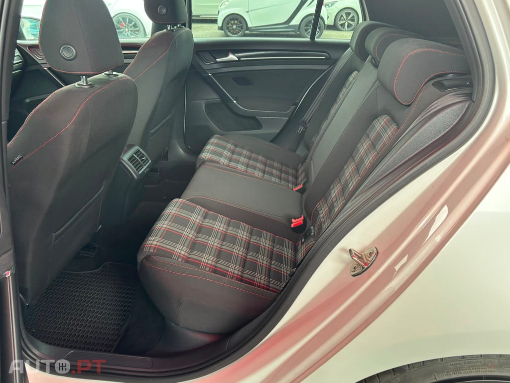 Volkswagen Golf 2.0 TSi GTi DSG Performance