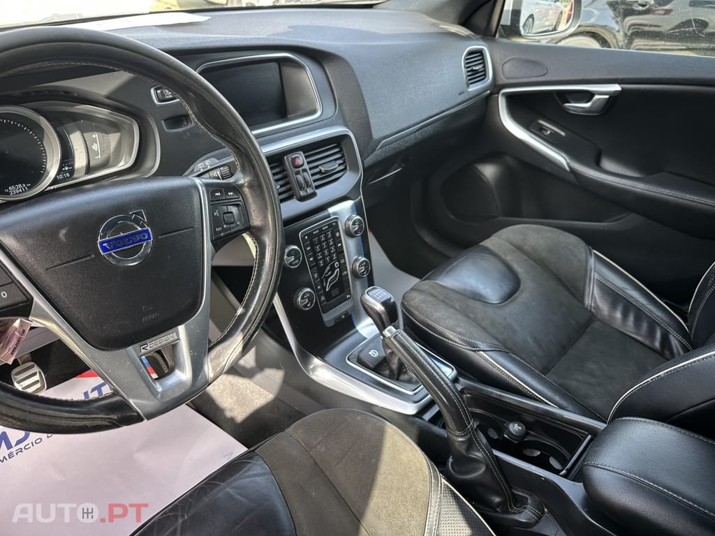 Volvo V40 2.0 D4 R-Design