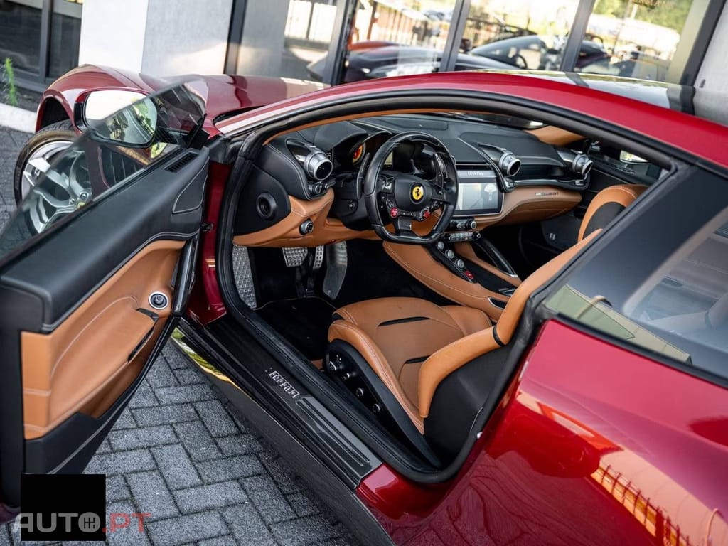 Ferrari California 4.3 V8