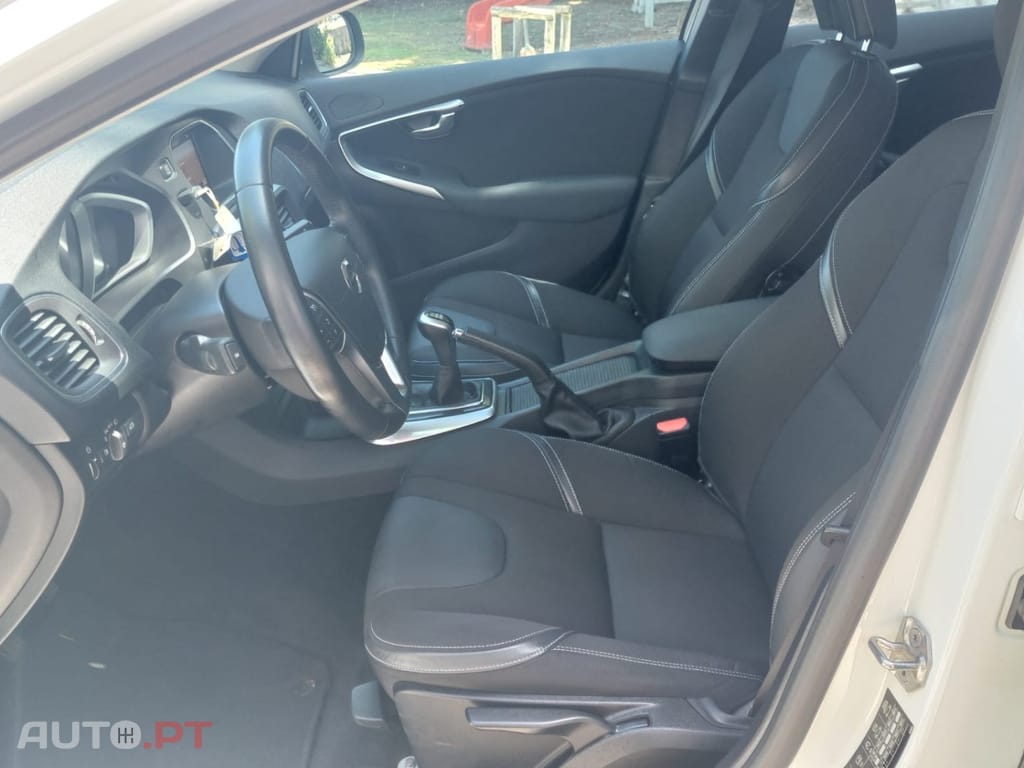 Volvo V40 2.0 D2 Summum