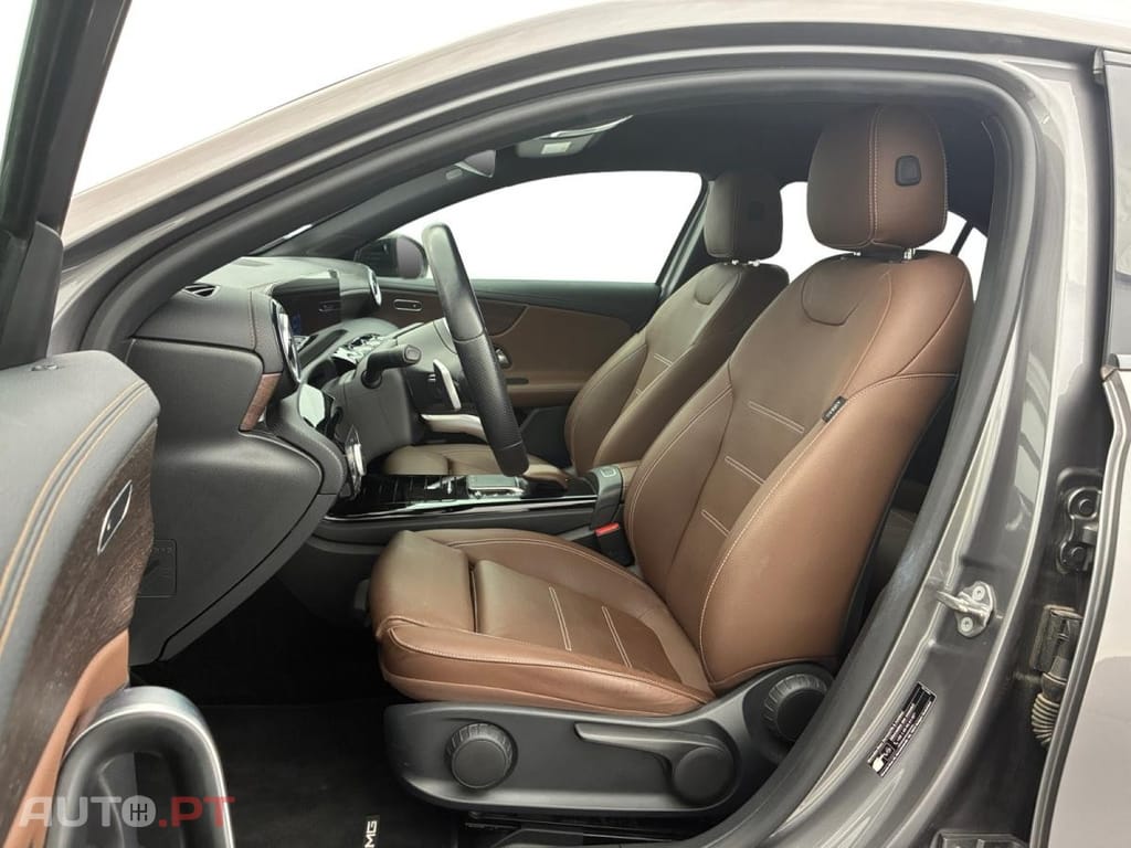 Mercedes-Benz A 250 e AMG Line