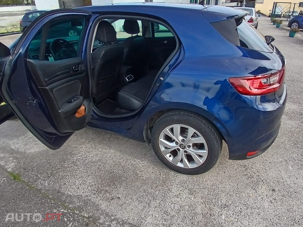 Renault Mégane MEGANE IV Hatchback 1.5 Blue DCI