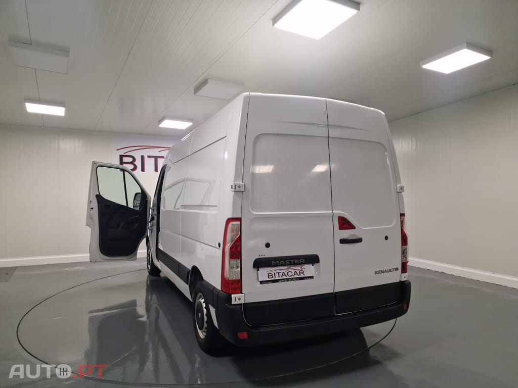 Renault Master L2H2 3.5T 2.3 DCI 130CV IVA DEDUTIVEL