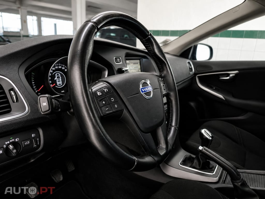 Volvo V40 1.6 D2 Momentum