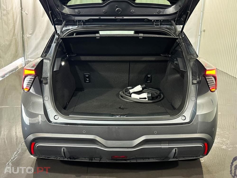 MG MG4 77 kWh Extended Range Luxury