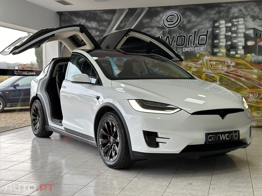 Tesla Model X Outro