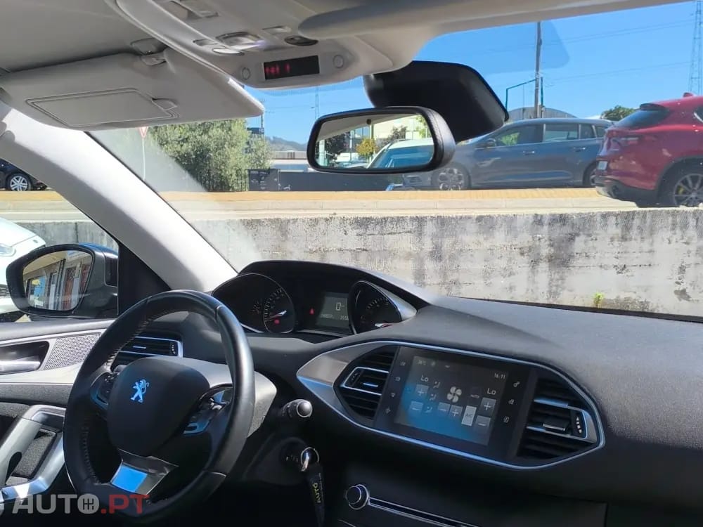 Peugeot 308 1.6 BlueHDi Allure J17