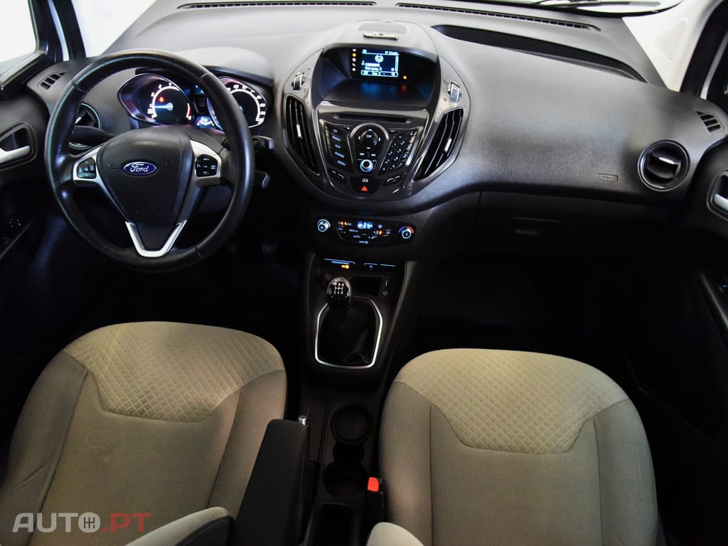 Ford Tourneo 1.0 EcoBoost Titanium