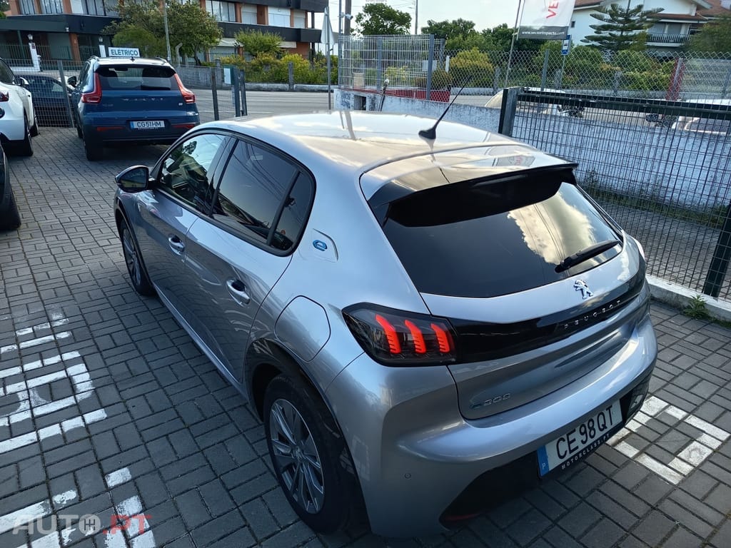 Peugeot E-208 50 kWh Allure