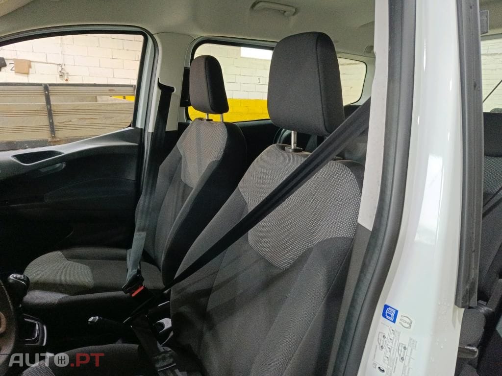 Ford Tourneo 1.5 TDCi Ambiente