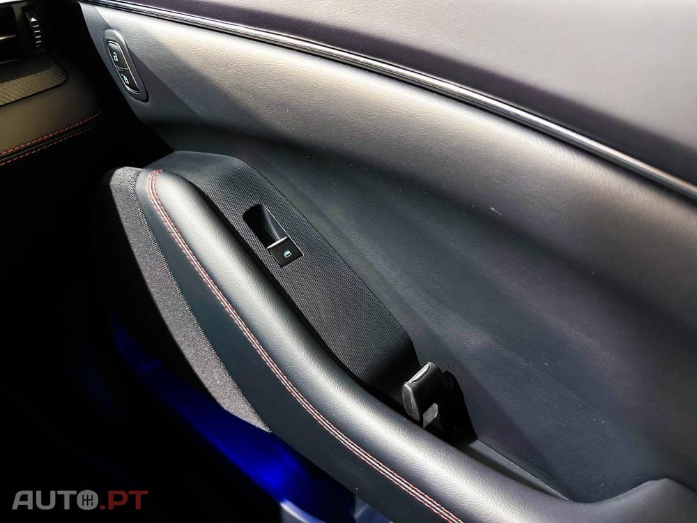 Ford Mustang Mach-E AWD PREMIUM