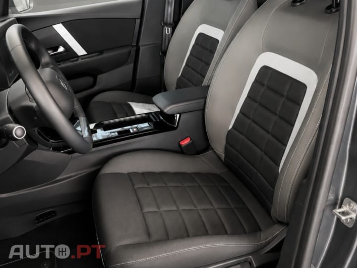 Citroen e-C4 136 PLUS
