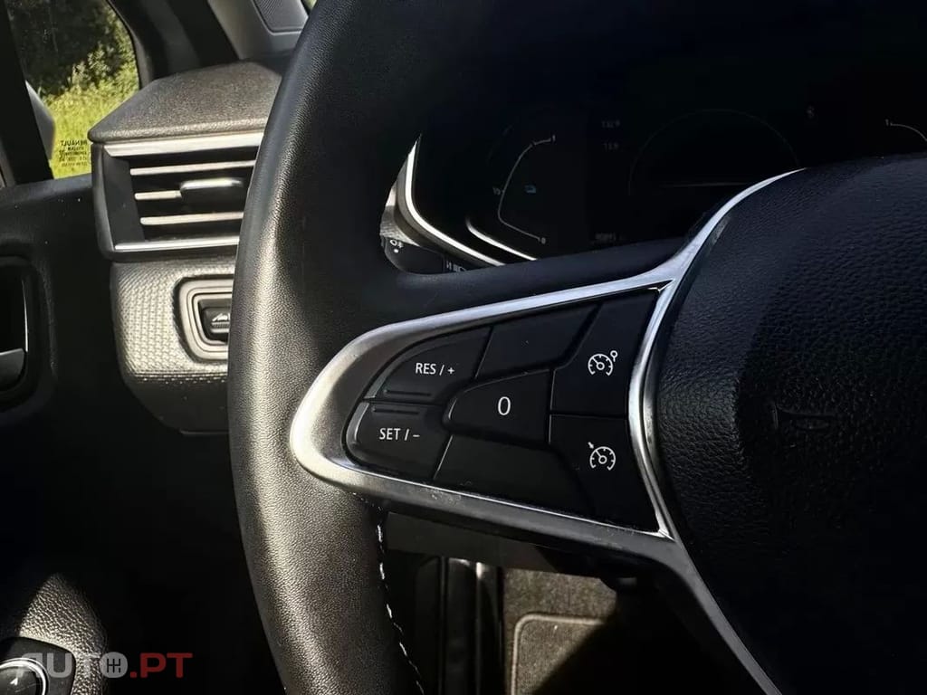 Renault Clio  1 6 E  Tech Full Hybrid Techno