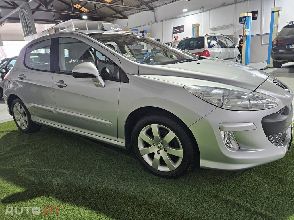 Peugeot 308 1.4 16V Executive (2007-2010)