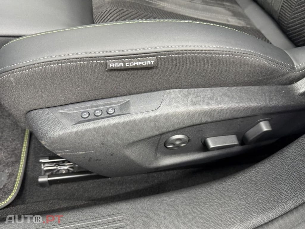 Peugeot 408 GT EAT8