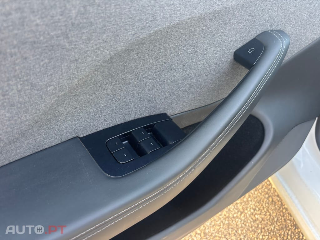 Tesla Model 3 Standard Range Plus RWD