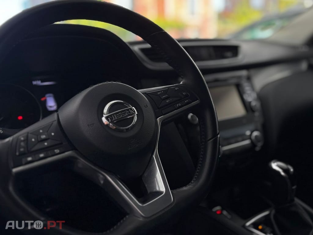 Nissan Qashqai 1.2 DIG-T N-Connecta 18 Xtronic