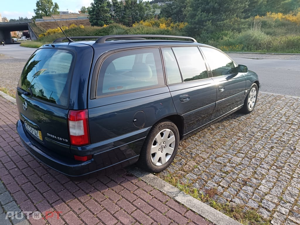 Opel Omega Caravan 2.6 v6