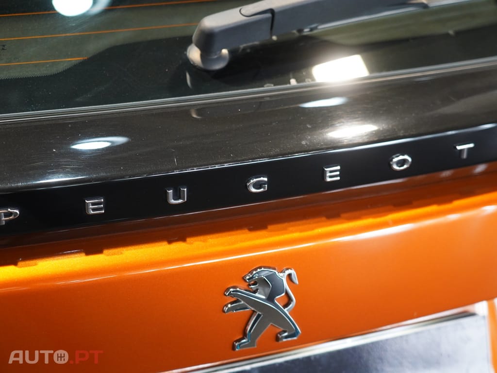 Peugeot E-2008 50 kWh Active