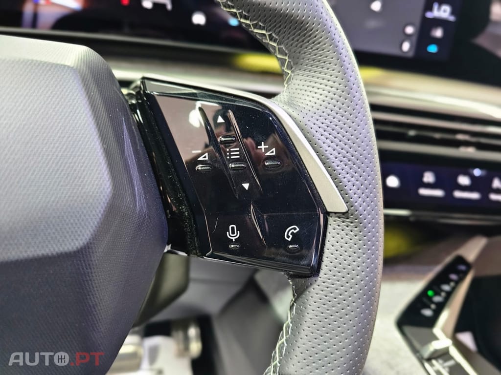 Peugeot 5008 GT Hybrid e-DCS6