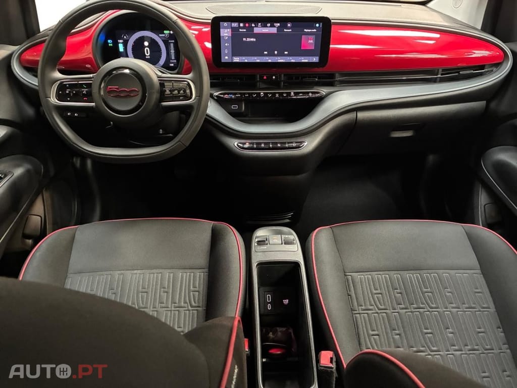 Fiat 500e 42kWh (Red)