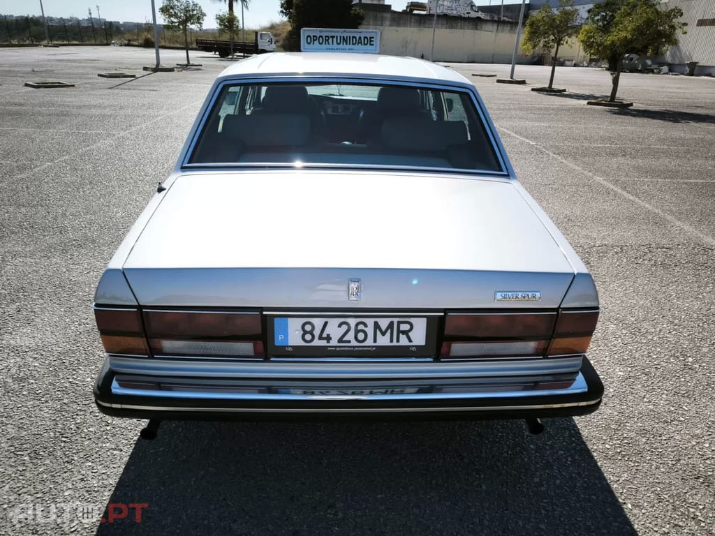 Rolls Royce Silver Spur 2 AXLE RIGID BODY 4 DOOR SALOON
