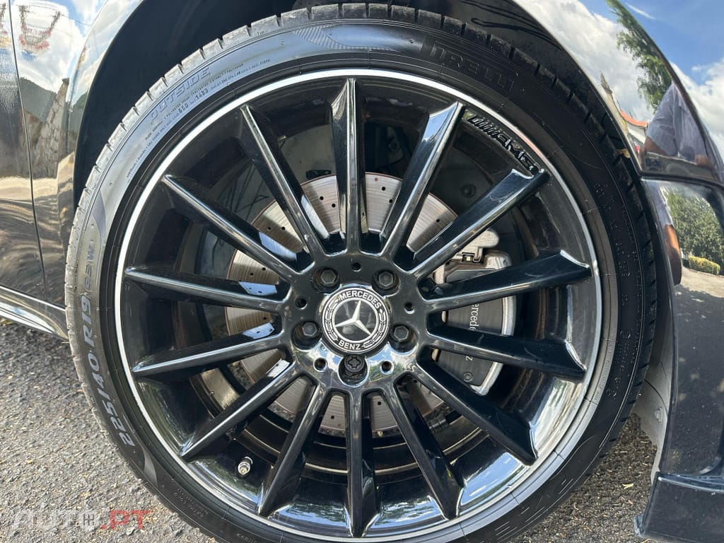 Mercedes-Benz A 250 e AMG Line