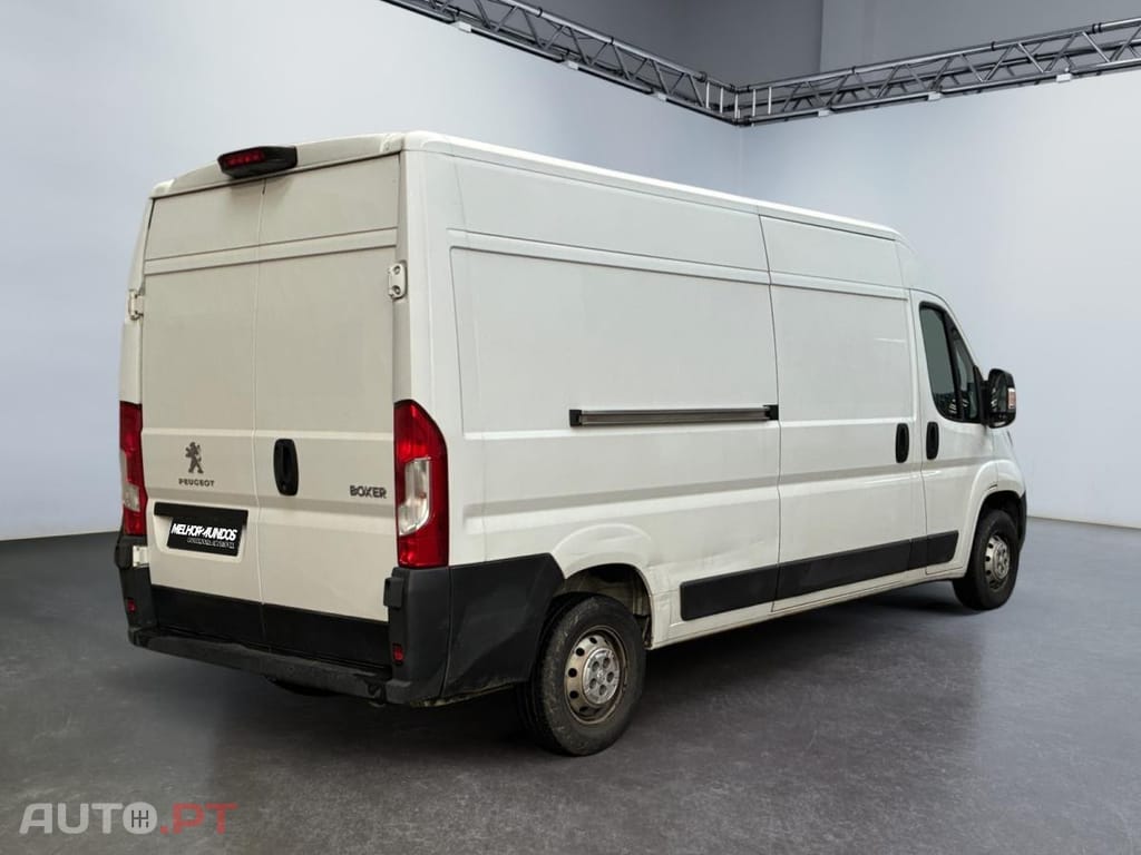 Peugeot Boxer 2.2 BlueHDi 335 L3H2 Premium