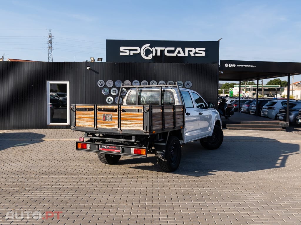 Toyota Hilux 2.4 D-4D 2WD CD CM
